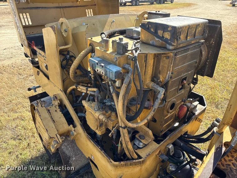 image for item ED5865 1999 Caterpillar CB-224C double drum vibratory roller