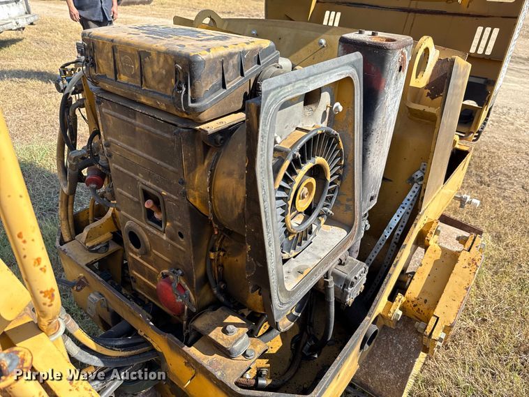 image for item ED5865 1999 Caterpillar CB-224C double drum vibratory roller