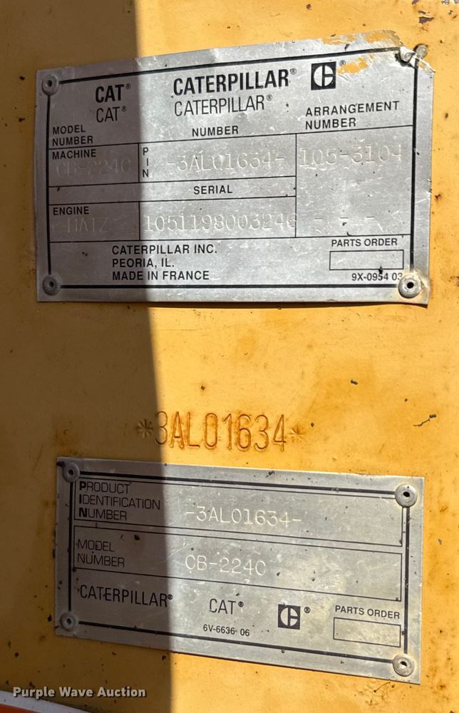 image for item ED5865 1999 Caterpillar CB-224C double drum vibratory roller