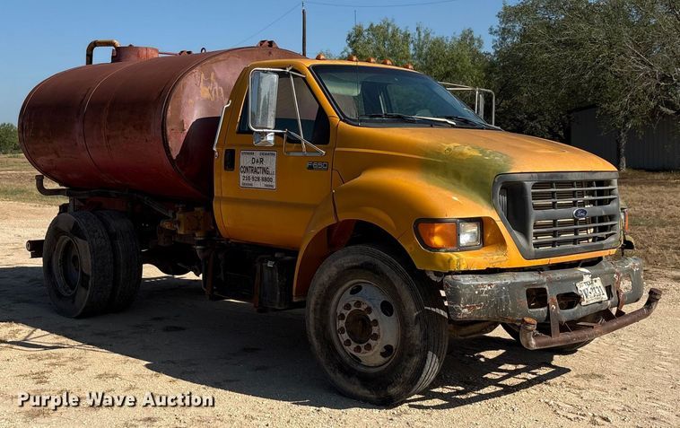image for item ED5866 2000 Ford F650 tank truck