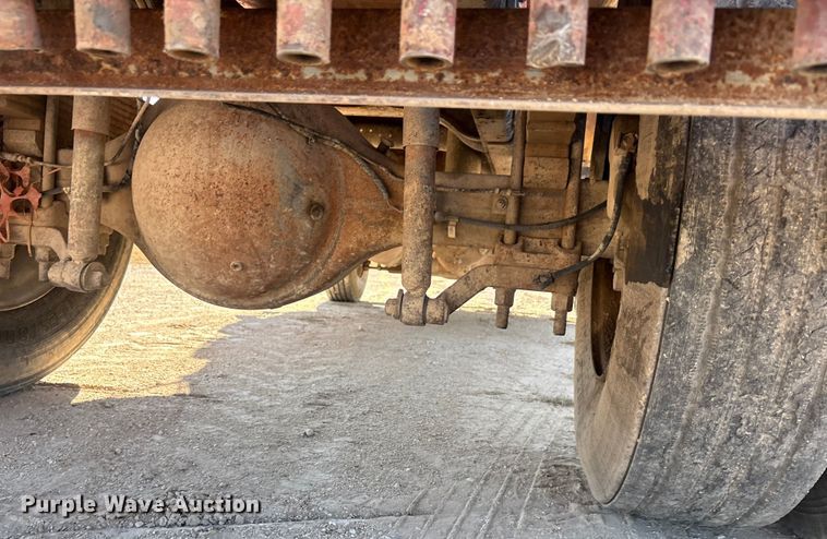 image for item ED5866 2000 Ford F650 tank truck