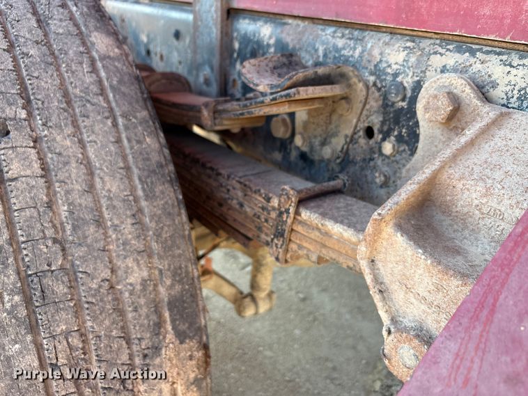 image for item ED5866 2000 Ford F650 tank truck