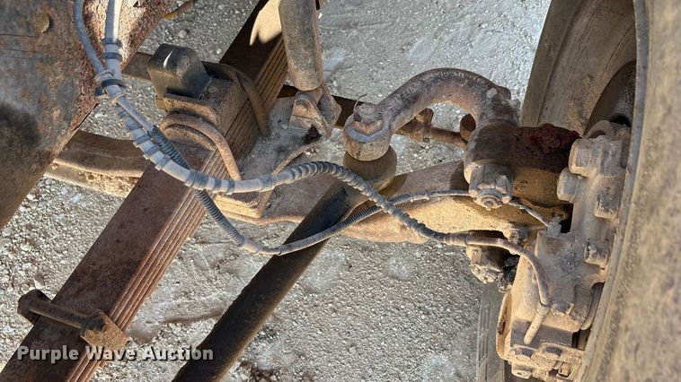 image for item ED5866 2000 Ford F650 tank truck