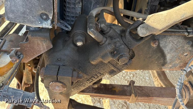 image for item ED5866 2000 Ford F650 tank truck