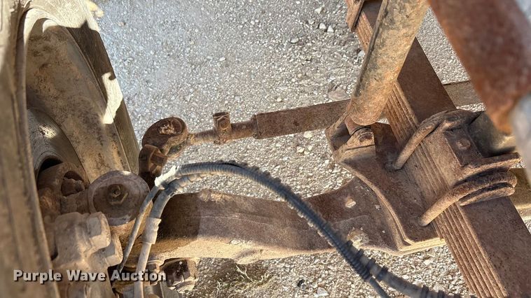 image for item ED5866 2000 Ford F650 tank truck