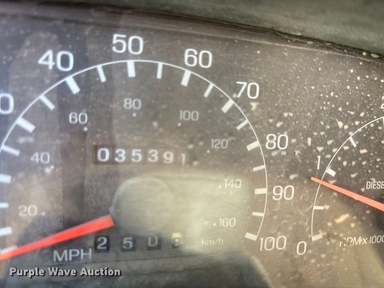 image for item ED5866 2000 Ford F650 tank truck