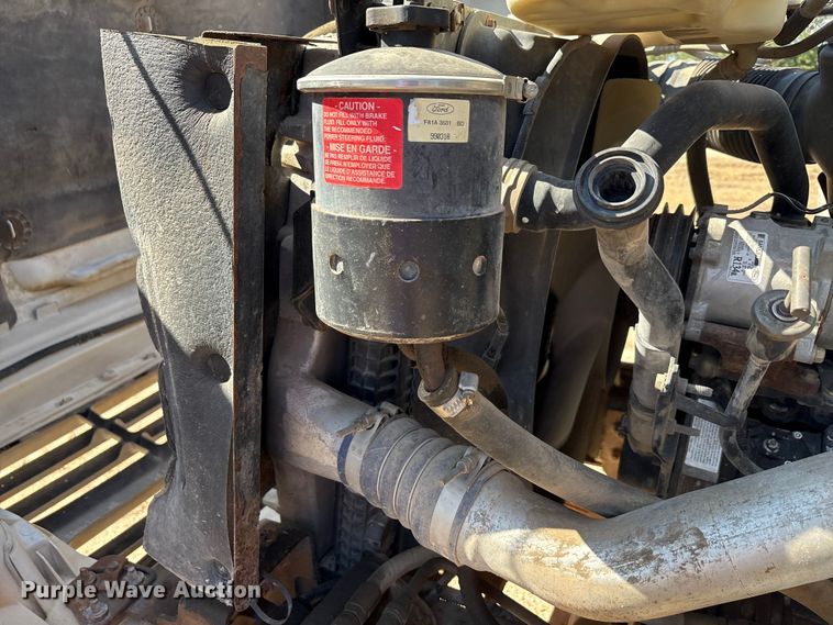 image for item ED5866 2000 Ford F650 tank truck