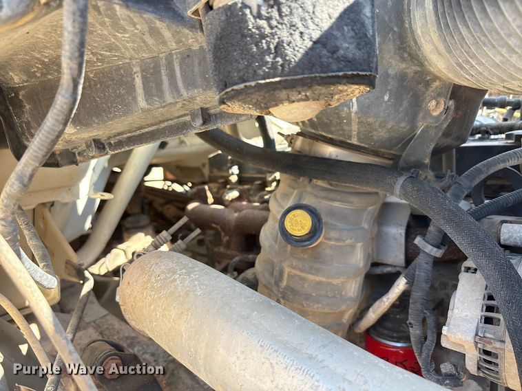 image for item ED5866 2000 Ford F650 tank truck