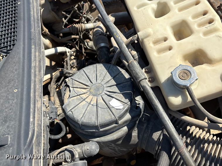 image for item ED5866 2000 Ford F650 tank truck