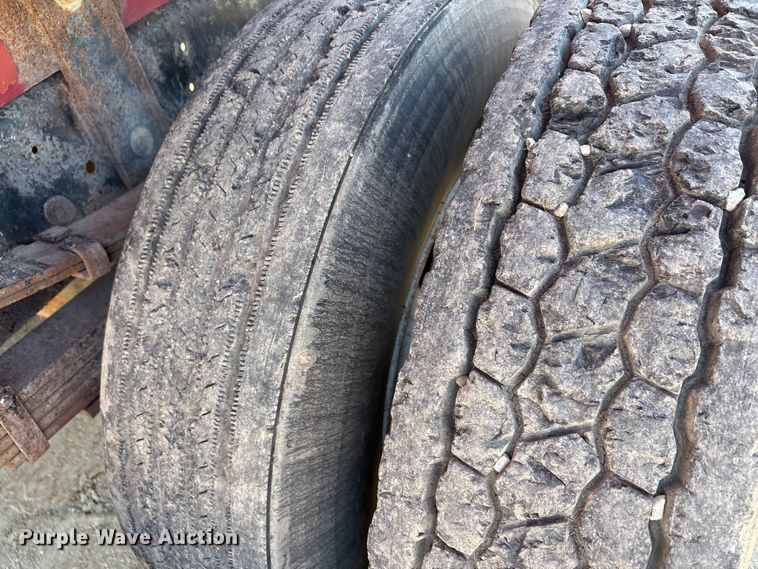 image for item ED5866 2000 Ford F650 tank truck