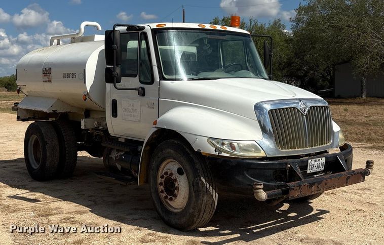 image for item ED5868 2007 International 4300 water truck