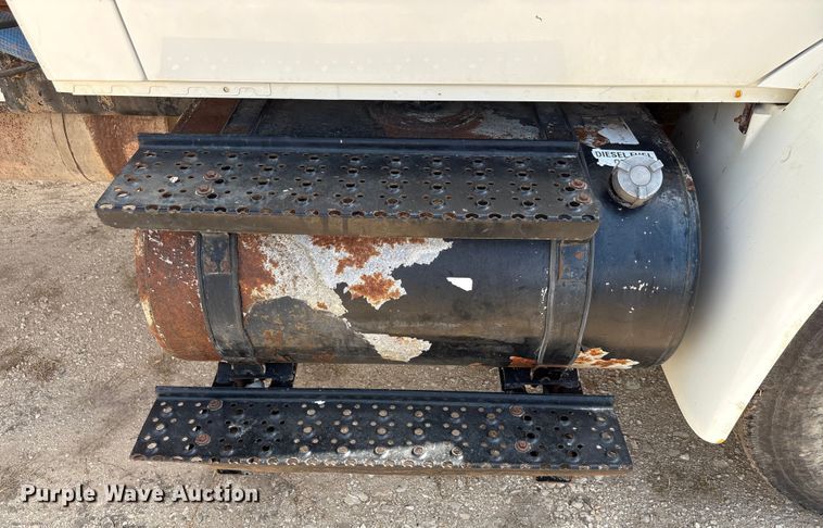 image for item ED5868 2007 International 4300 water truck