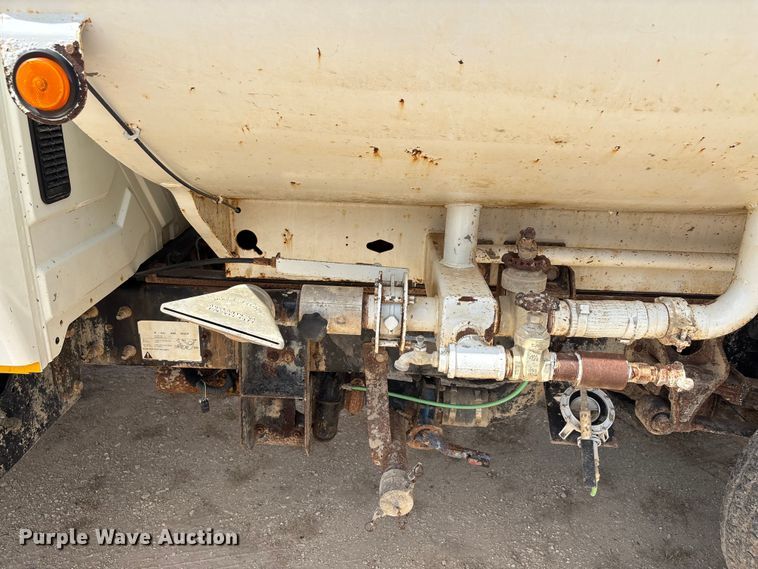 image for item ED5868 2007 International 4300 water truck