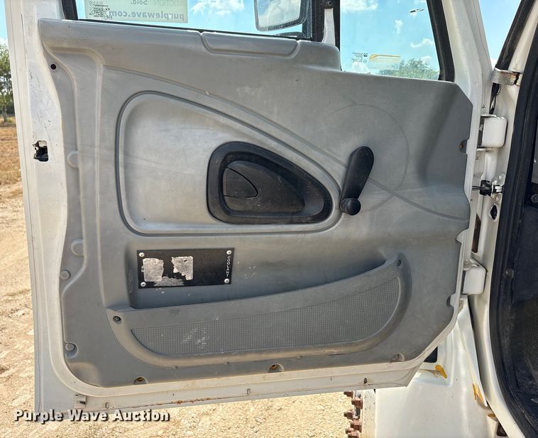 image for item ED5868 2007 International 4300 water truck