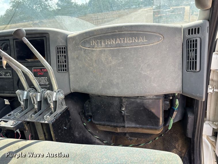 image for item ED5868 2007 International 4300 water truck