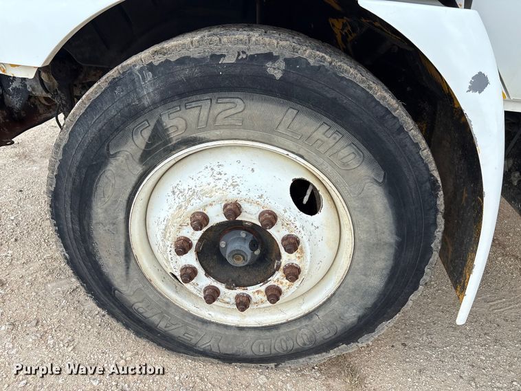 image for item ED5868 2007 International 4300 water truck