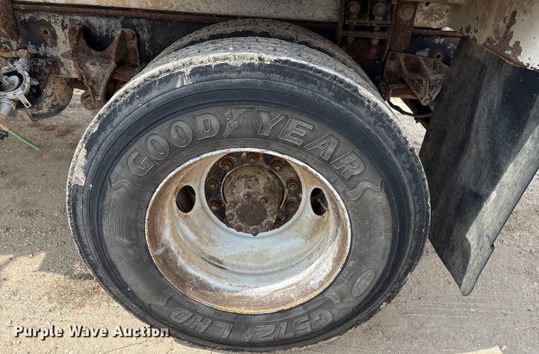 image for item ED5868 2007 International 4300 water truck