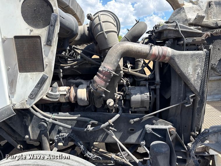 image for item ED5871 1999 Kenworth T800 semi truck