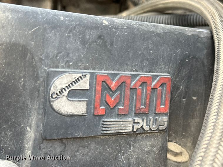 image for item ED5871 1999 Kenworth T800 semi truck