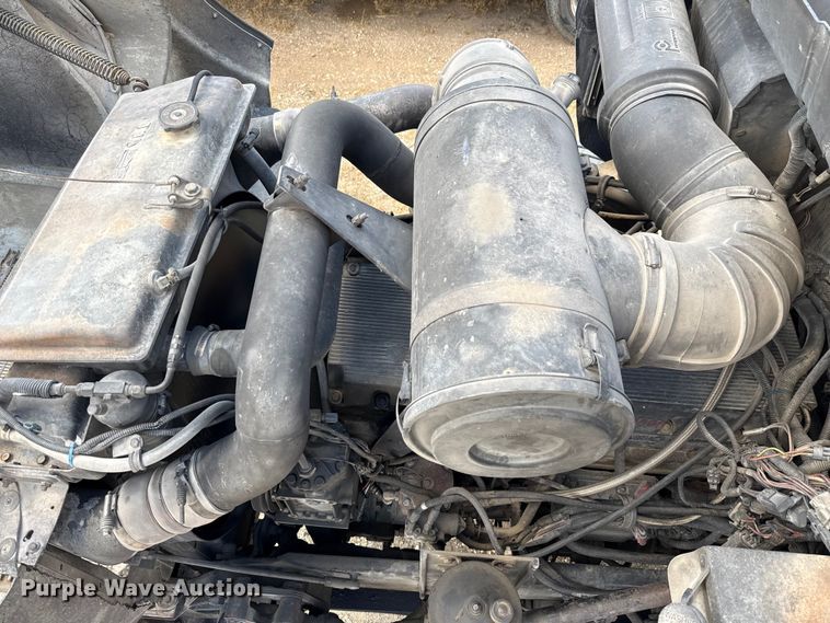 image for item ED5871 1999 Kenworth T800 semi truck