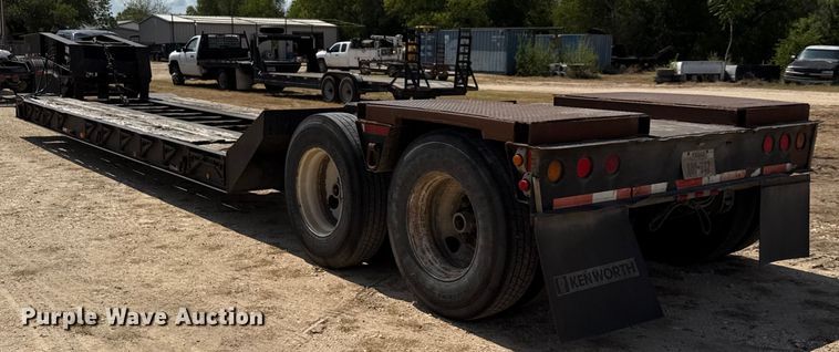 image for item ED5872 2004 Witzco Challenger RG-35 lowboy equipment trailer