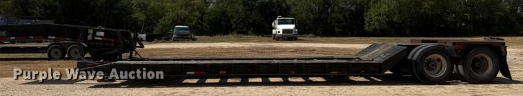 image for item ED5872 2004 Witzco Challenger RG-35 lowboy equipment trailer