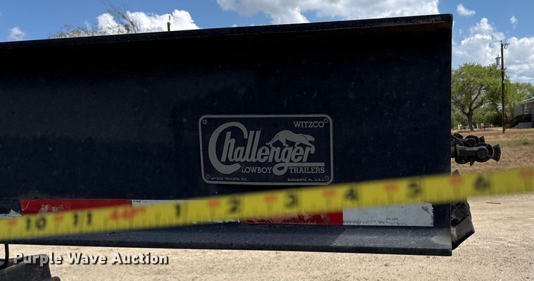 image for item ED5872 2004 Witzco Challenger RG-35 lowboy equipment trailer