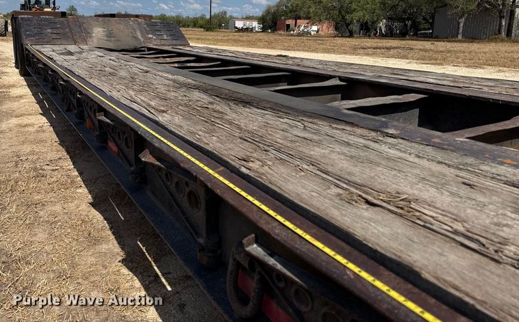 image for item ED5872 2004 Witzco Challenger RG-35 lowboy equipment trailer