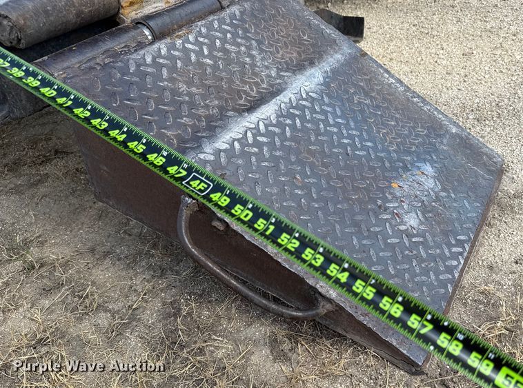 image for item ED5872 2004 Witzco Challenger RG-35 lowboy equipment trailer