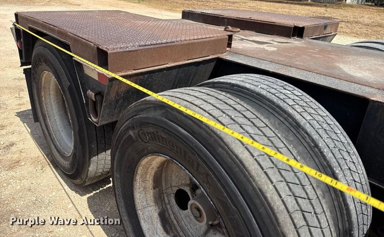 image for item ED5872 2004 Witzco Challenger RG-35 lowboy equipment trailer