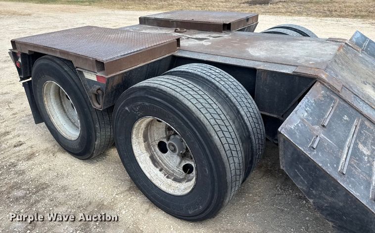 image for item ED5872 2004 Witzco Challenger RG-35 lowboy equipment trailer