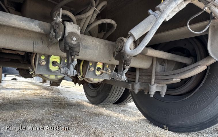 image for item ED5872 2004 Witzco Challenger RG-35 lowboy equipment trailer