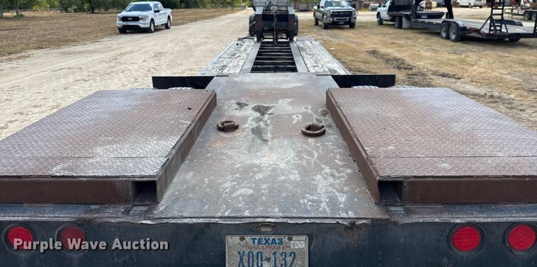 image for item ED5872 2004 Witzco Challenger RG-35 lowboy equipment trailer