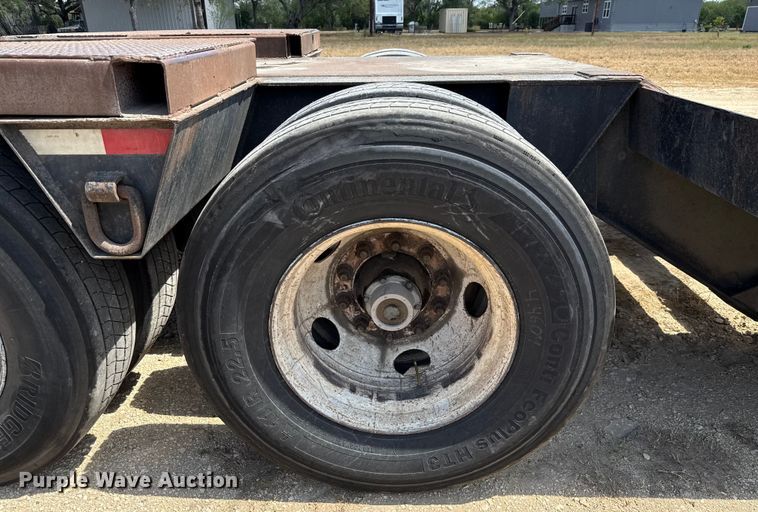 image for item ED5872 2004 Witzco Challenger RG-35 lowboy equipment trailer