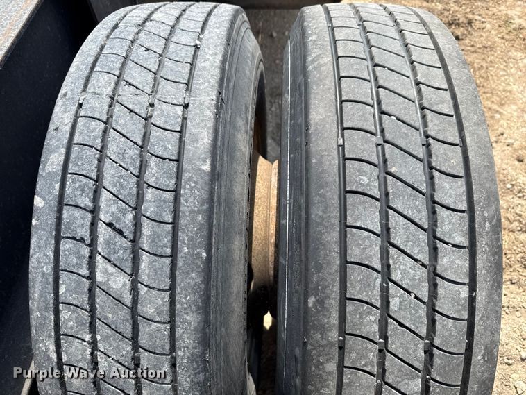 image for item ED5872 2004 Witzco Challenger RG-35 lowboy equipment trailer