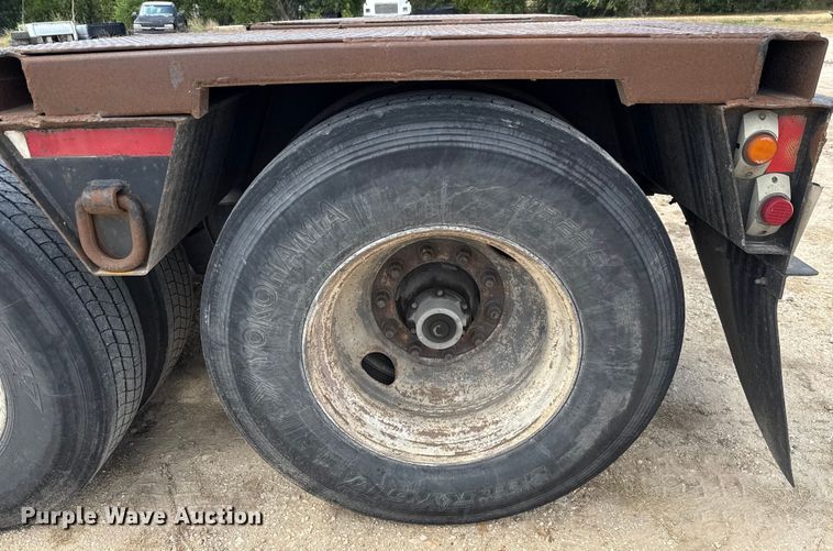 image for item ED5872 2004 Witzco Challenger RG-35 lowboy equipment trailer