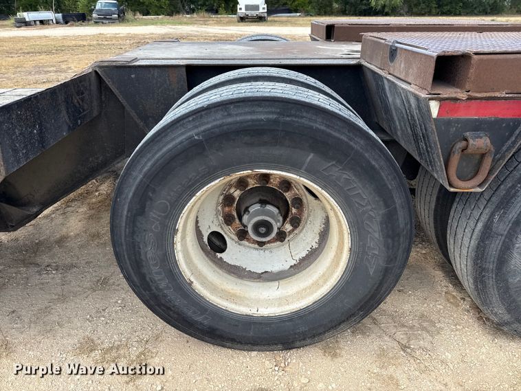 image for item ED5872 2004 Witzco Challenger RG-35 lowboy equipment trailer