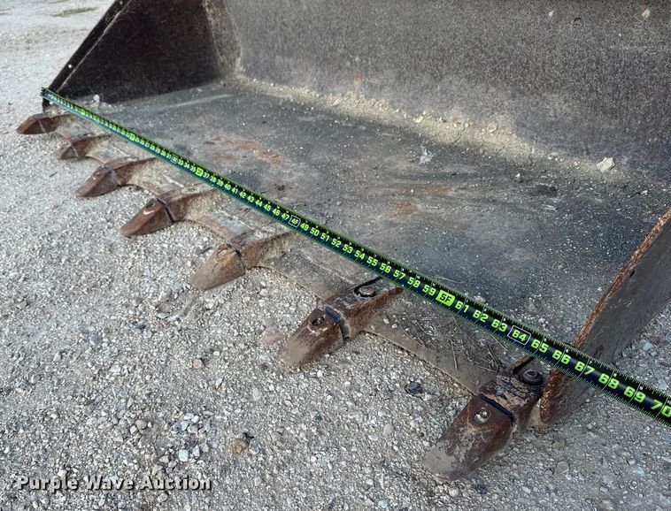 image for item ED5877 2004 Bobcat S185 skid steer loader