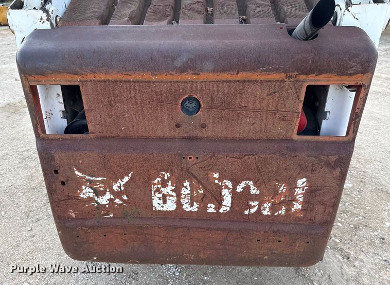 image for item ED5877 2004 Bobcat S185 skid steer loader