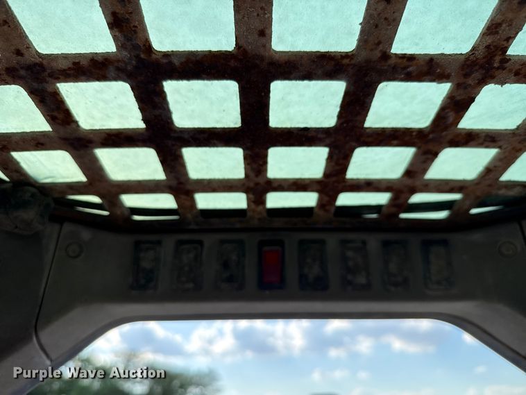 image for item ED5877 2004 Bobcat S185 skid steer loader