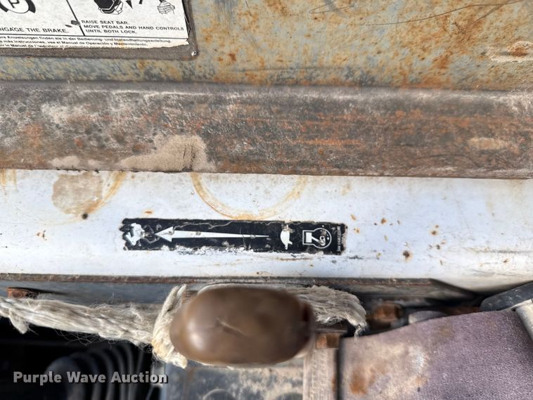 image for item ED5877 2004 Bobcat S185 skid steer loader