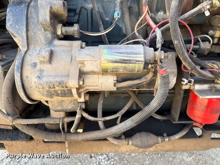 image for item ED5877 2004 Bobcat S185 skid steer loader