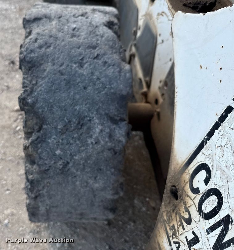 image for item ED5877 2004 Bobcat S185 skid steer loader