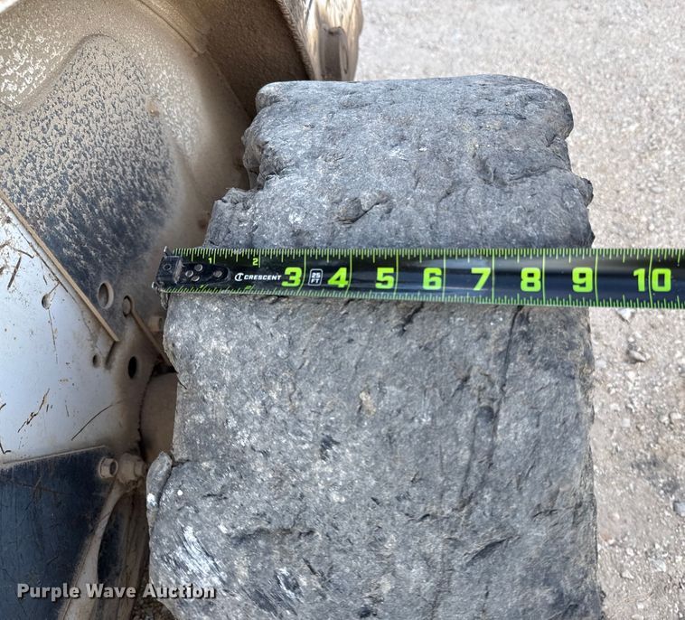 image for item ED5877 2004 Bobcat S185 skid steer loader