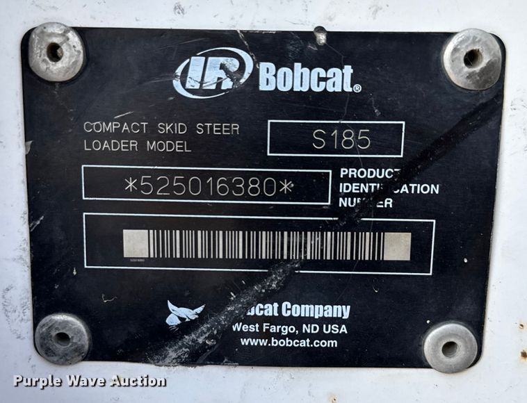 image for item ED5877 2004 Bobcat S185 skid steer loader