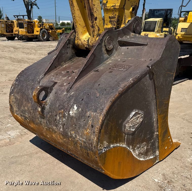 image for item ED5883 2017 Komatsu PC360LC-11 excavator