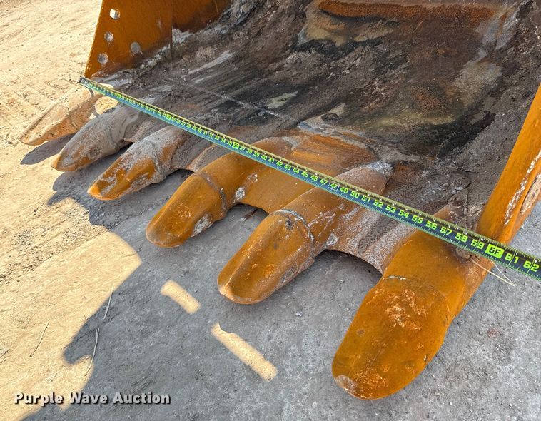 image for item ED5883 2017 Komatsu PC360LC-11 excavator