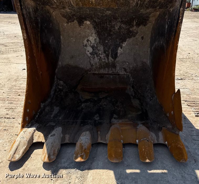 image for item ED5883 2017 Komatsu PC360LC-11 excavator