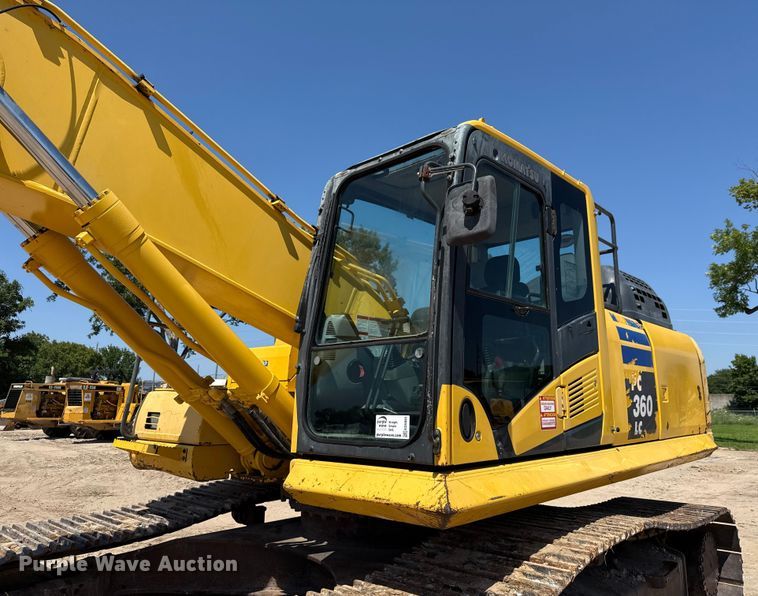 image for item ED5883 2017 Komatsu PC360LC-11 excavator