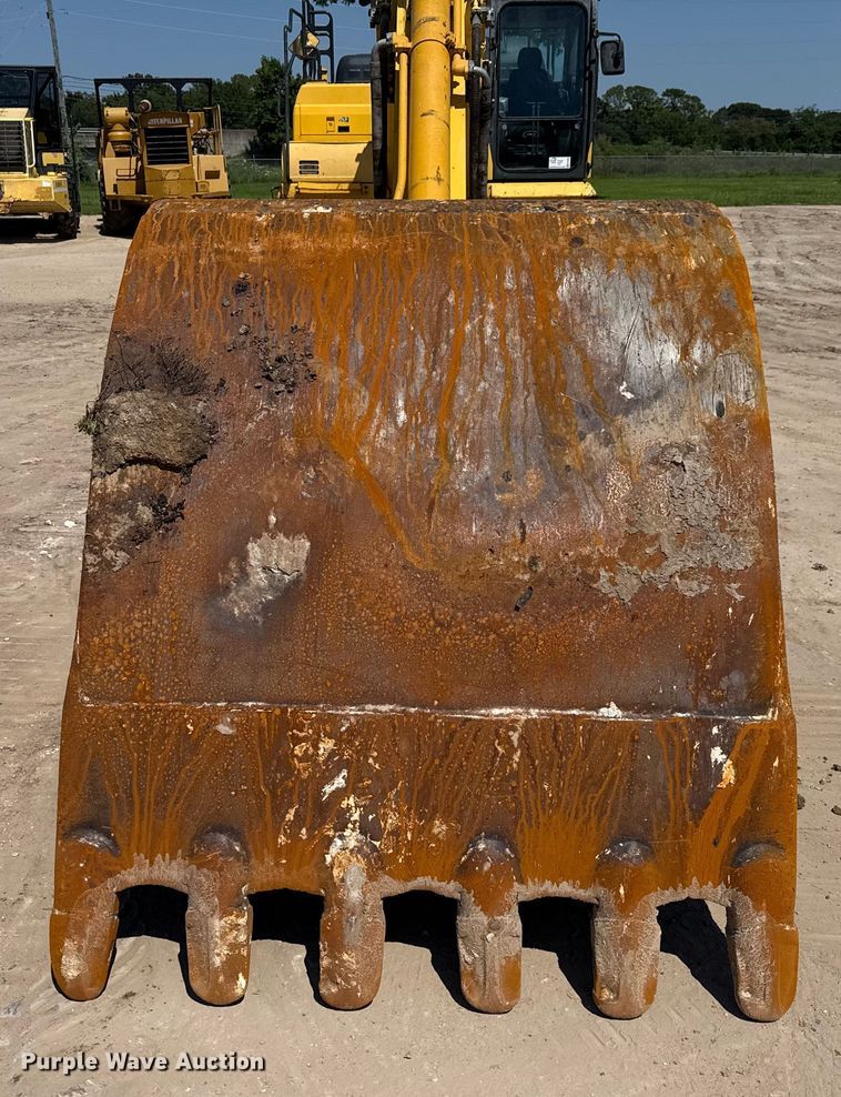 image for item ED5883 2017 Komatsu PC360LC-11 excavator